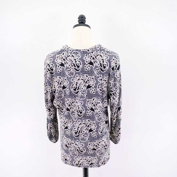 Emma & Olive XL Gray Black Embroidered Top Roll Tab Jacquard V-Neck‎ Blouse Top - Picture 6 of 10